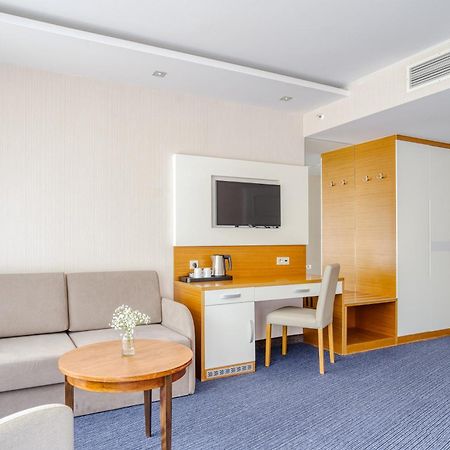Hotel Dom Zdrojowy Resort & Spa - Destigo Hotels ยาสตาร์เนีย ภายนอก รูปภาพ