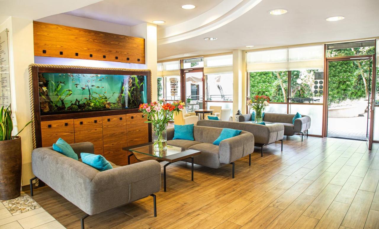 Hotel Dom Zdrojowy Resort & Spa - Destigo Hotels ยาสตาร์เนีย ภายนอก รูปภาพ