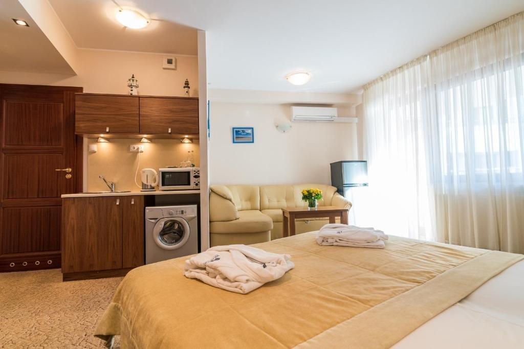 Hotel Dom Zdrojowy Resort & Spa - Destigo Hotels ยาสตาร์เนีย ภายนอก รูปภาพ