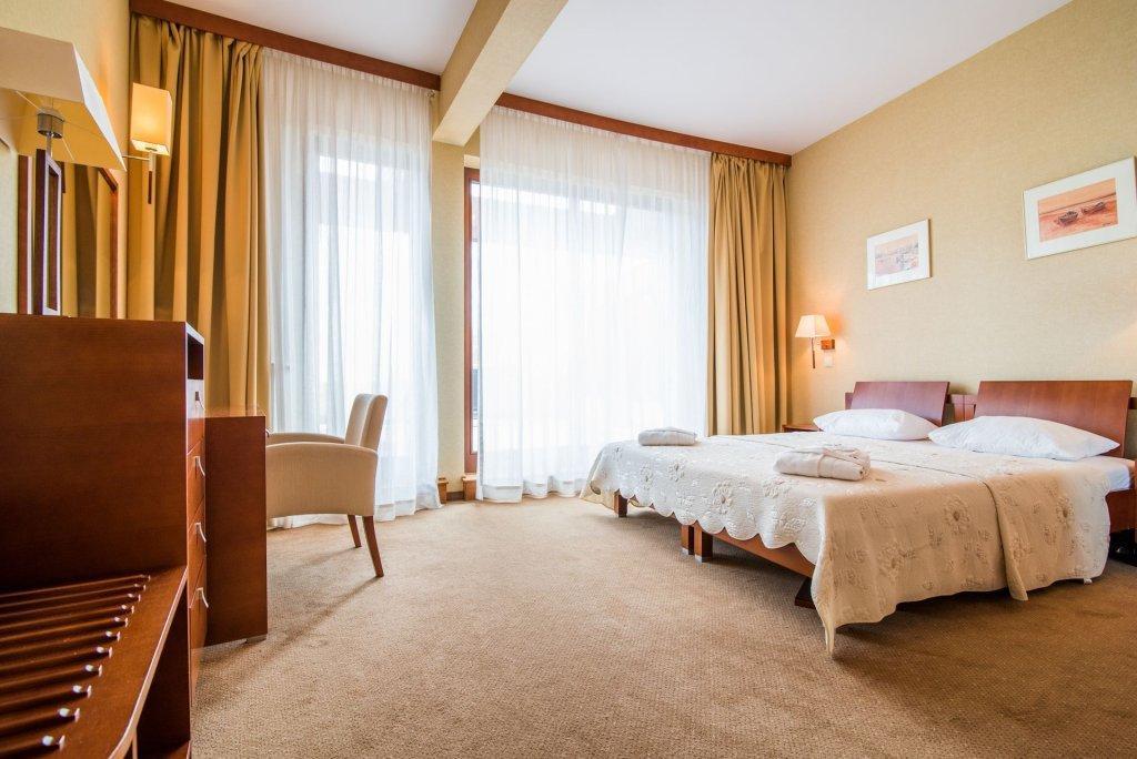 Hotel Dom Zdrojowy Resort & Spa - Destigo Hotels ยาสตาร์เนีย ภายนอก รูปภาพ