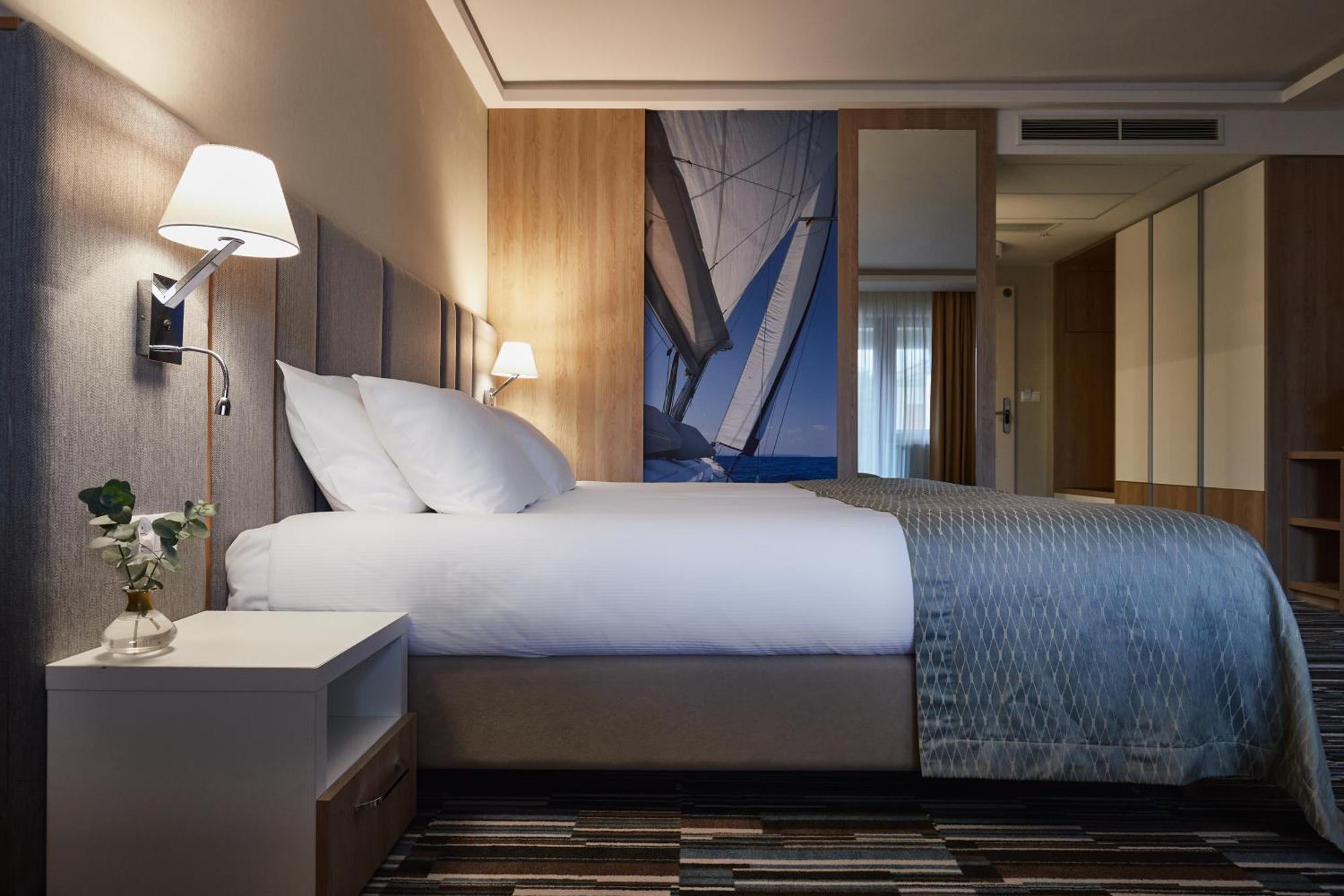 Hotel Dom Zdrojowy Resort & Spa - Destigo Hotels ยาสตาร์เนีย ภายนอก รูปภาพ